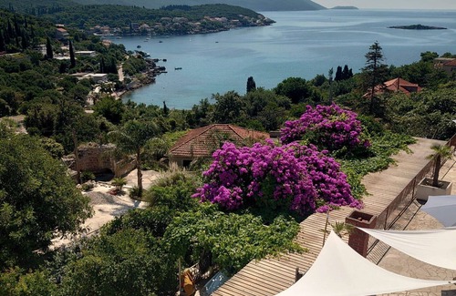 Molunat Apartment | Villa Peragić - Triple Room with Balcony and Private External Bathroom