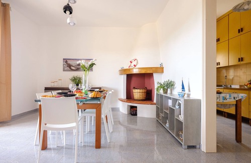 Padula Fede Villa | Villa 'Perla Marina Luxury' with Sea View, Wi-Fi and Air Conditioning