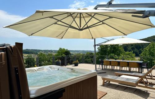 Veliko Trgovisce Villa | Villa Pine Log by Villas Guide