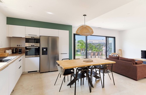 Boujan-sur-Libron Villa | VILLA PLEIN SUD SWIMMING POOL, air conditioning, garage, NEAR BEACHES