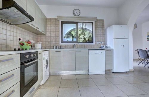 Protaras Villa | Villa Protaras Paralia, Spacious 4BDR Central Protaras Villa, Close to Fig Tree.