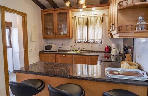 La Nucia Villa | villa redone, swimming pool, jacuzzi, sea view 4 bdr 2 bath/calm assured