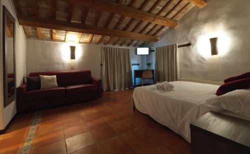 Ripe Bed & Breakfast | villa Resort Tre Castelli