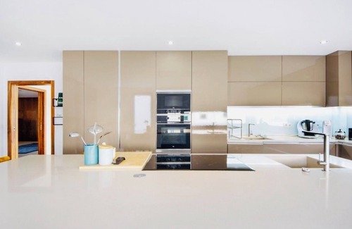 Torreira Villa | Villa 'Ria Lounge House' with Private Terrace, Balcony and Wi-Fi