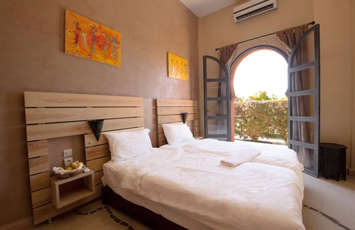 Agdal Villa | Villa Riads on the road to Ourika IDEAL FOR LARGE GROUPS AND FAMILIES