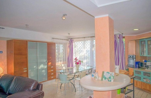 Gerace Villa | Villa Rondinella: An elegant three-story villa situated in a quiet location, a few minutes from the town center, with Free WI-FI.