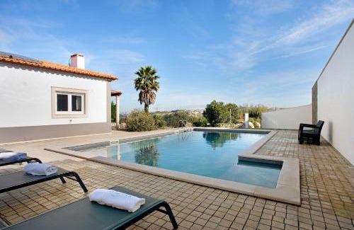 Caldas da Rainha Villa | Villa Rosa com Piscina e Jacuzzi