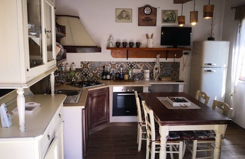 Oliena Villa | Villa Sa Pruna with Wi Fi