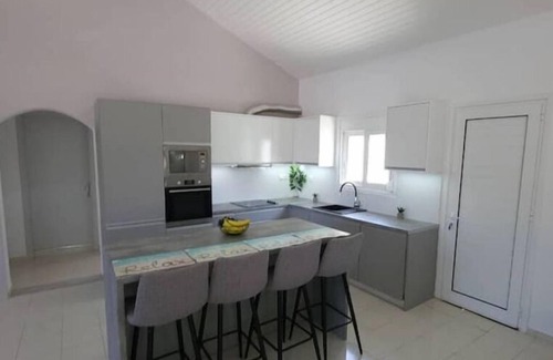 Stavros Villa | Villa Sakrakis 180 meters from the beach, Sea and mountain view with pool.