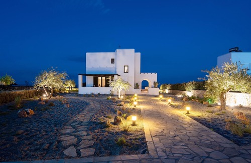 Lahania House | VILLA SALAMINA ON THE BEACH