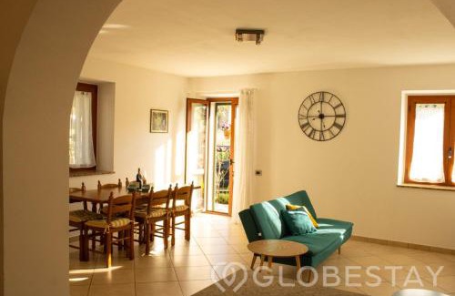 Gavirate Apartment | Villa SalMar Apartment 1 BBQ and Garden