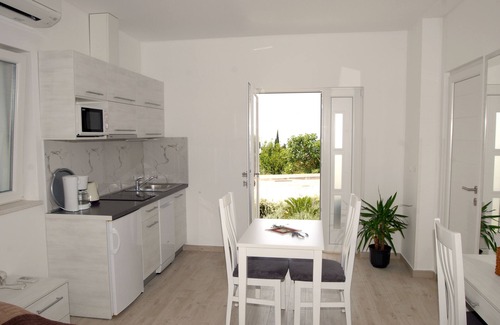 Plat Apartment | Villa Samba - Studio with Terrace and Sea View