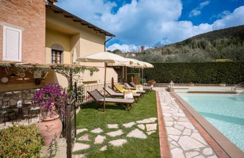 Iano Villa | Villa Sassina by Mmega