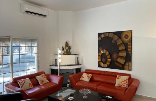 Agios Athanasios Villa | Villa Sawa by Ezoria Villas