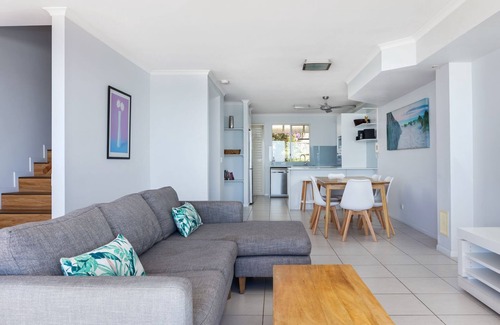 Coolum Beach Apartment | Villa Seascapes with sweeping waterviews