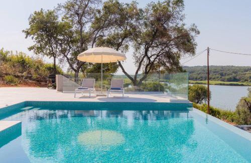 Petaleia Villa | Villa Serapias by PosarelliVillas