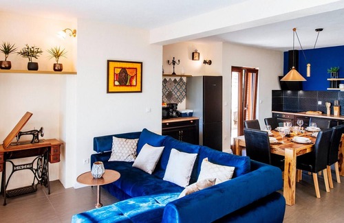 Poljana House | Villa Serenity is a modern and urban villa of 240m2, located in Poljana on the island of Ugljan.