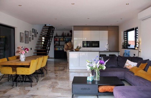 Grote Berg Villa | Villa - Sleeps 8 with Pool and Seaview