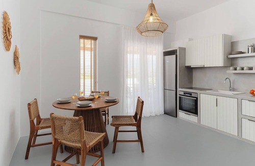 Glinado House | Villa Solena Brand-New with Pool Agia Anna Naxos