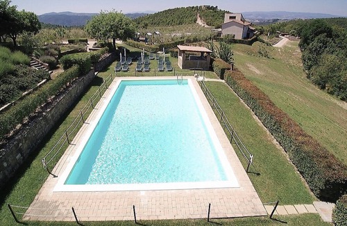 Cantalupo House | Villa Sonia M: A characteristic and welcoming cottage located in an isolated position, on the slopes of a hill which is covered with olive groves, with Free WI-FI.