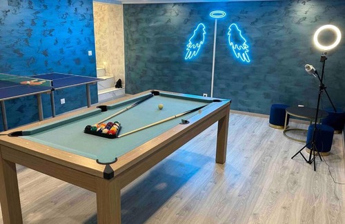 Strasbourg Villa | Villa Spacieuse SPA Sauna Billiard Netflix