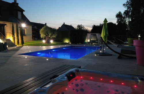 Les Alluets-le-Roi Villa | Villa swimming pool sauna jaccuzzi 20 mns from Paris (porte Maillot)