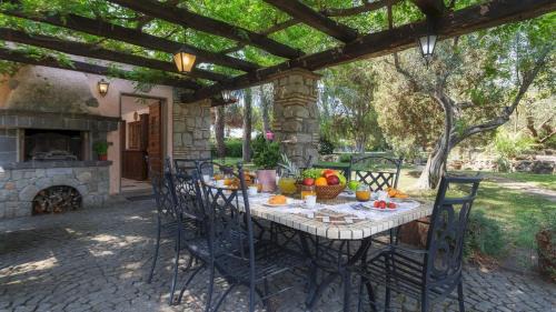 Ciampino Villa | Villa Sylva 6&2, Emma Villas