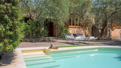 Ciampino Villa | Villa Sylva 6&2, Emma Villas