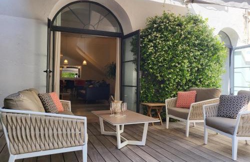 Cannes City Centre Villa | Villa Terra by Festif Azur - House 250m2 Quiet, 5 min walk from Palais des Festivals and Beaches