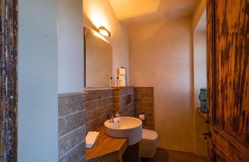 Castiglione Falletto Villa | Villa Tesoro