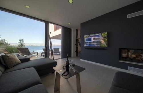 Municipality of Kali Villa | Villa Trinity