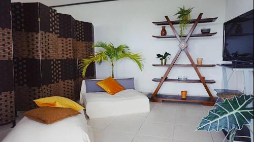 Sainte-Anne Apartment | Villa Tropicale - avec vue et jardin exotique