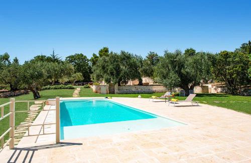 Casalini Villa | Villa Trullo Tesoro by Villa Plus