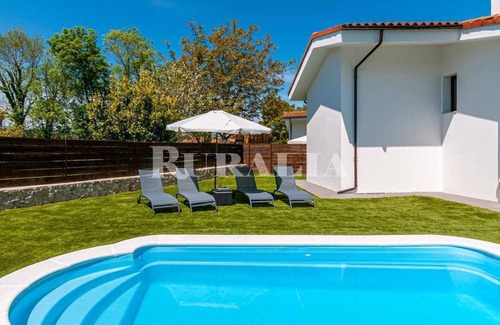 La Portilla House | Villa Valdés-An idyllic place, near the coast.