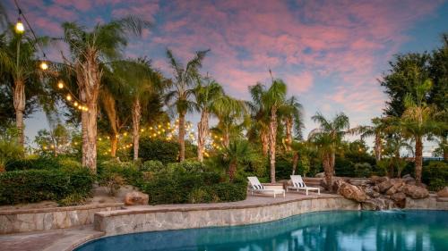 Bermuda Dunes Villa | Villa Verbena by AvantStay Expansive Estate w B-ball Court PoolSpa Entertainers Yard