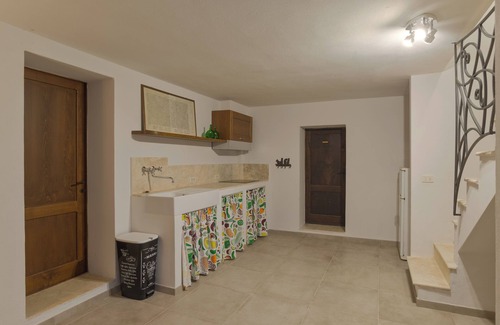 Castellina in Chianti Villa | Villa W/Infinty Pool Villa in the Heart of Chianti