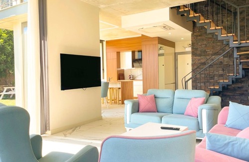 Finike Villa | Villa w Pool, Jacuzzi 5 min to Seashore in Antalya