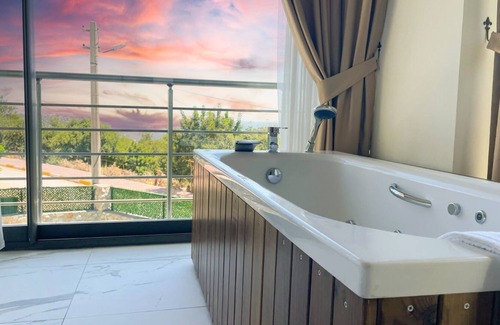 Finike Villa | Villa w Pool, Jacuzzi 5 min to Seashore in Antalya