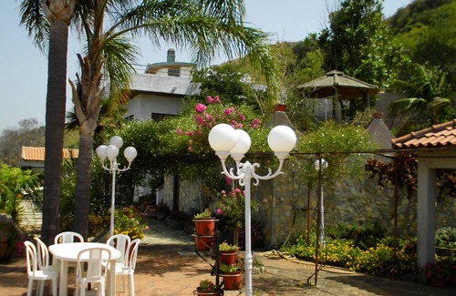 Capo Peloro Villa | Villa with garden and pool in Timpazzi in Messina