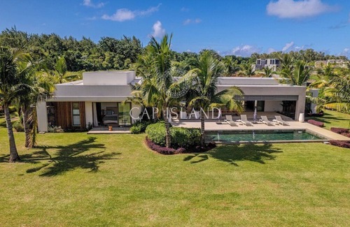 Grand River South East Villa | Villa with golf & mountain views - ANAHITA -