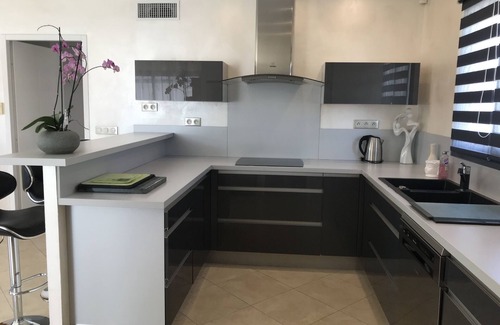 Le Grau-dʼAgde Villa | Villa with heated pool and Jacuzzi, 3-minute walk from the beach