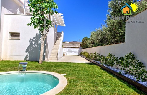 Isola delle Femmine Villa | Villa with pool near the sea of the Nature Reserve of Isola delle Femmine