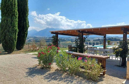 Castorano Villa | Villa with panoramic pool