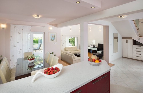 Kastel Stari Villa | Villa with pool and jacuzzi