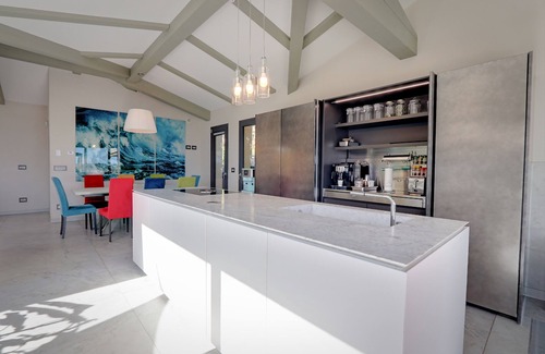 Les Restanques Villa | Villa with pool, By the sea and beaches 5 min. Views of the Bay of Saint Tropez