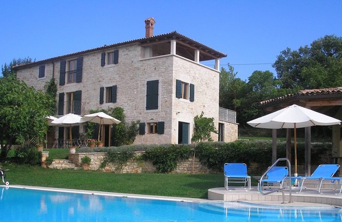 Rakotule Villa | Villa With Pool in stunning country, only 20 Mins to the Sea, free wi fi