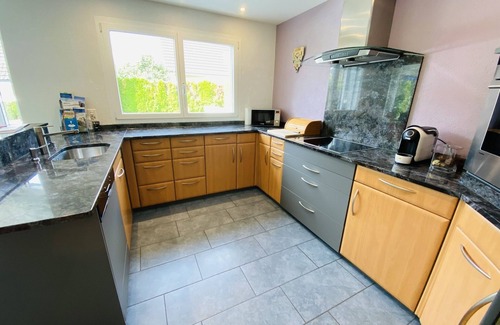 Dottikon House | Villa with Pool: Leon’s Holiday Homes