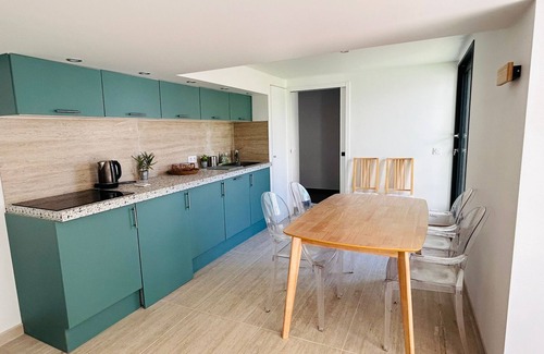 8th Arrondissement Villa | Villa with swimming pool at Les Goudes in the calanques!