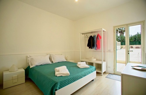 Marina di Ragusa Cabin | Villa with swimming pool ideal for families