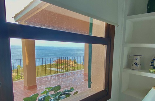 Banyalbufar Villa | Villa with Wi-Fi and stunning sea views.